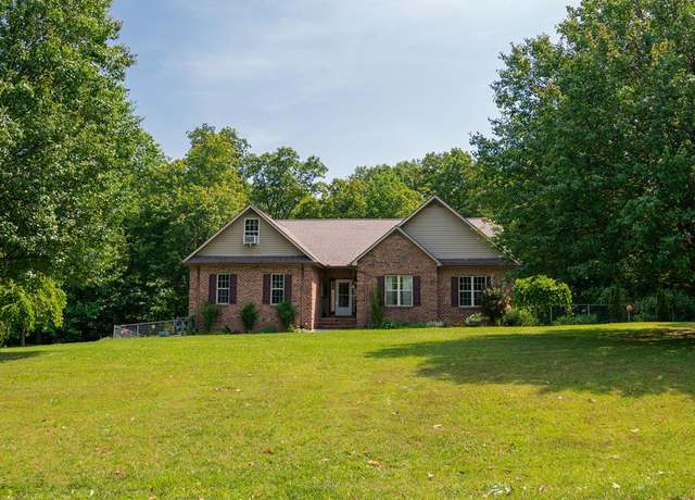 Property at 428 Clinchfield Dr, Monterey, TN 38574, 3 beds, 2.5 baths
