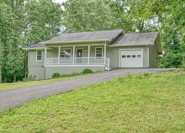Property at 122 Maple St, Crossville, TN 38555, 3 beds, 2 baths