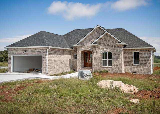Property at 136 Dairy Barn Rd, Sparta, TN 38583, 3 beds, 2 baths