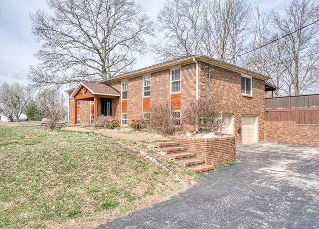 Property at 1615 W Whitehall Rd, Cookeville, TN 38501, 3 beds, 2.5 baths