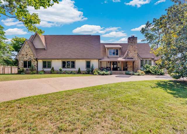 Property at 309 W Cleveland Ave, Monterey, TN 38574, 6 beds, 4.5 baths