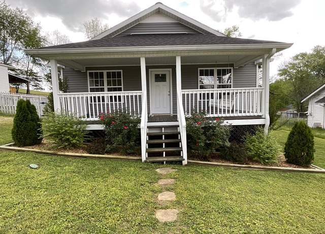 Property at 220 College Ave E, Carthage, TN 37030, 3 beds, 2 baths