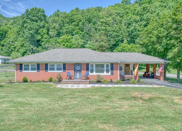 Property at 402 South Grundy Quarles Hwy, Gainesboro, TN 38562, 3 beds, 1 bath