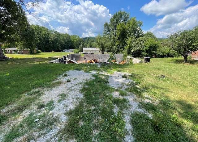 Property at 415 Hillcrest Dr, Byrdstown, TN 38549