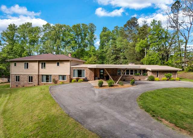 Property at 610 Ben Lomand Dr, Sparta, TN 38583, 6 beds, 6 baths
