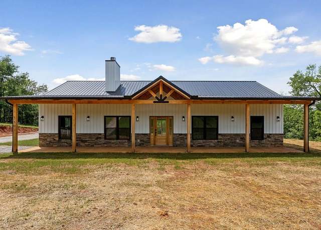 Property at 580 Hargis Ln, Sparta, TN 38583, 3 beds, 2 baths