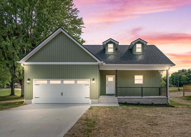 Property at 645 E 20th St, Cookeville, TN 38501, 3 beds, 2 baths
