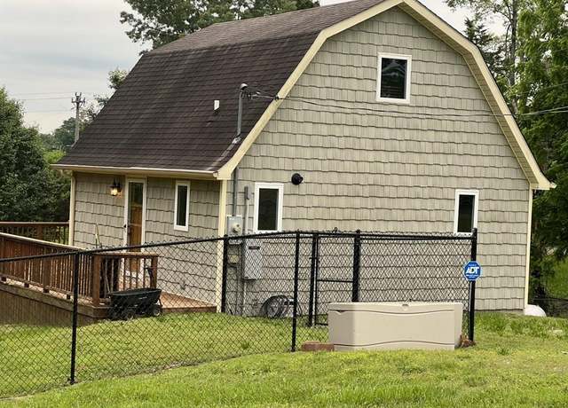 Property at 112 Tom Groce Rd, Albany, KY 42602, 2 beds, 1 bath