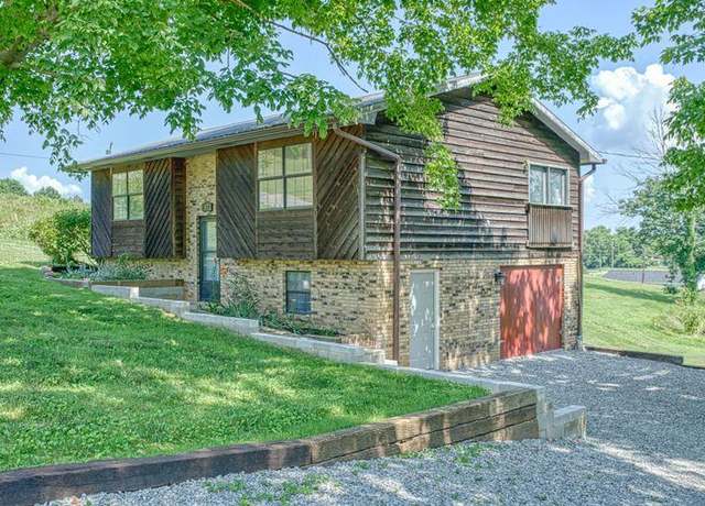 Property at 1022 Poplar St, Byrdstown, TN 38549, 3 beds, 1 bath