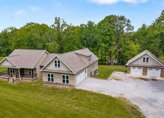 Property at 2015 Memory Garden Rd, Jamestown, TN 38556, 3 beds, 2.5 baths