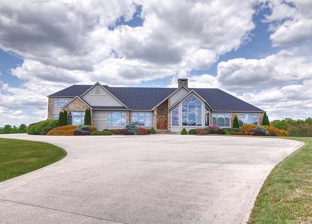 Property at 297 Hillendale Rd, Crossville, TN 38572, 5 beds, 4.5 baths