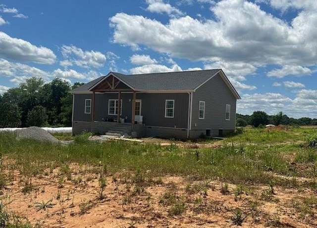Property at 486 Black Oak Rd, Sparta, TN 38583, 3 beds, 2 baths