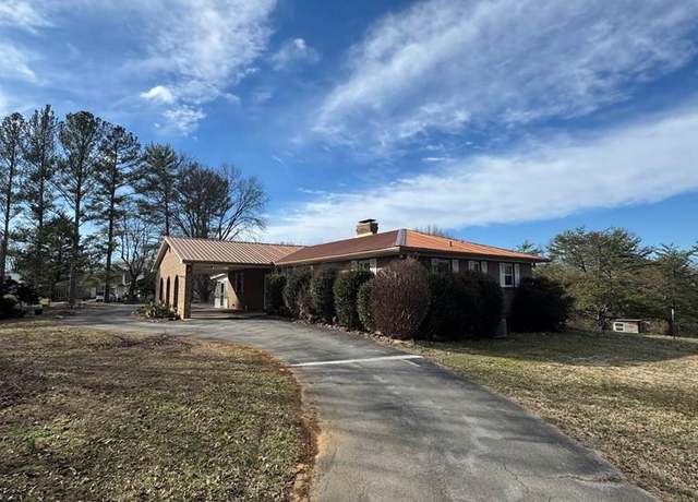 Property at 3709 Joe Rawlings Rd, Cookeville, TN 38506, 3 beds, 2 baths