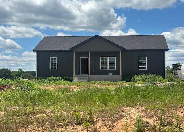 Property at 470 Black Oak Rd, Sparta, TN 38583, 3 beds, 2 baths