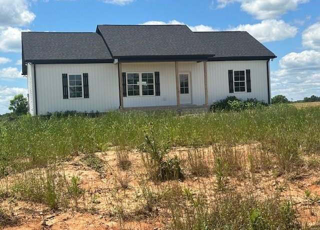 Property at 452 Black Oak Rd, Sparta, TN 38583, 3 beds, 2 baths