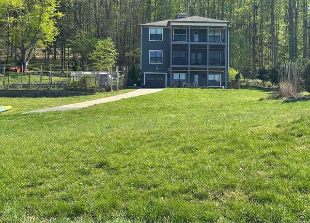 Property at 429 Floating Mill Ln, Silver Point, TN 38582, 3 beds, 4.5 baths