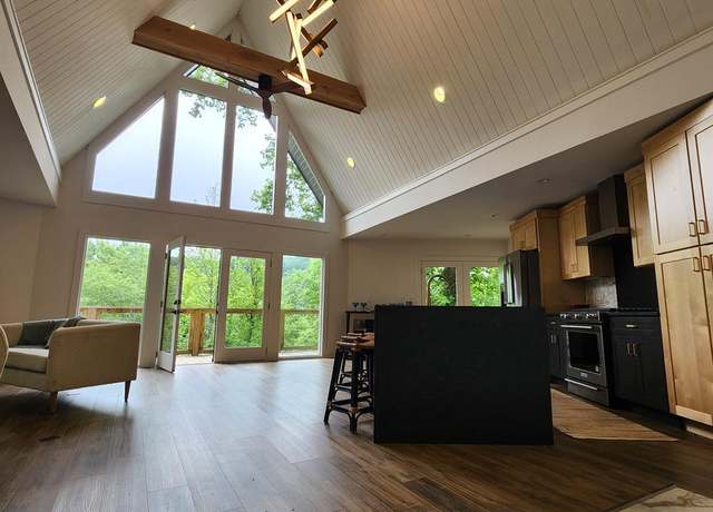 Property at 268 Summer Ct, Smithville, TN 37166, 3 beds, 3 baths