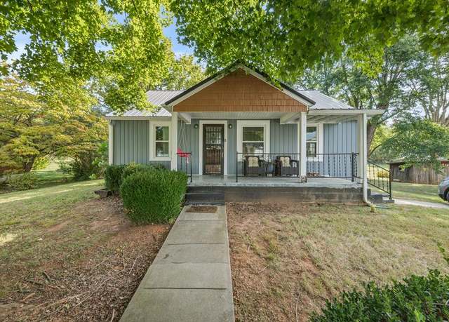 Property at 119 Woodland St, Livingston, TN 38570, 3 beds, 1.5 baths