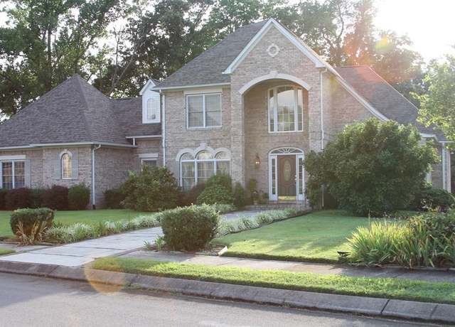 Property at 969 Stonebridge Cir, Cookeville, TN 38501, 5 beds, 4.5 baths