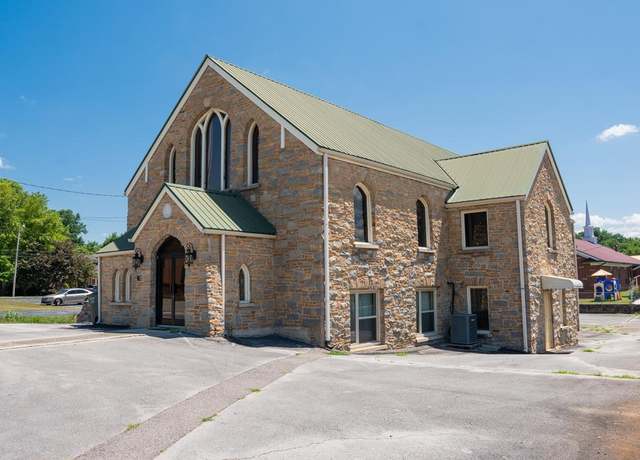 Property at 18 North Church St, Sparta, TN 38583, 3 beds, 3 baths