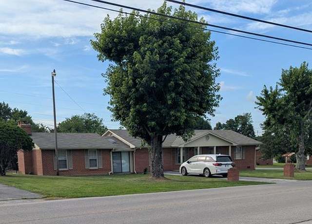 Property at 494 Tenth St, Crossville, TN 38555, 3 beds, 1.5 baths