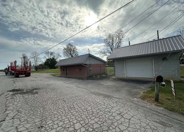 Property at 9100 Crossville Hwy, Sparta, TN 38583, 2 beds, 1 bath