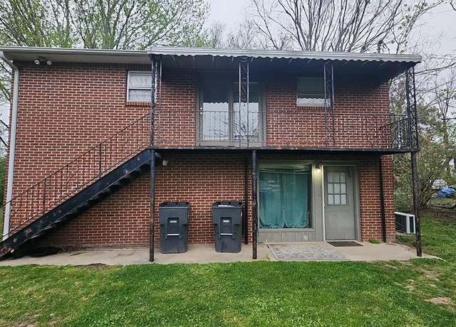 Property at 477 W 6th St, Cookeville, TN 38501, 3 beds, 2 baths