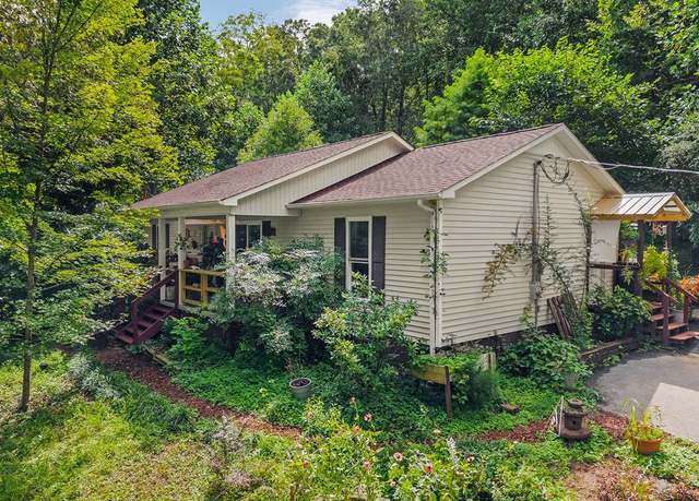 Property at 1522 Eastlake Dr, Cookeville, TN 38501, 3 beds, 2 baths