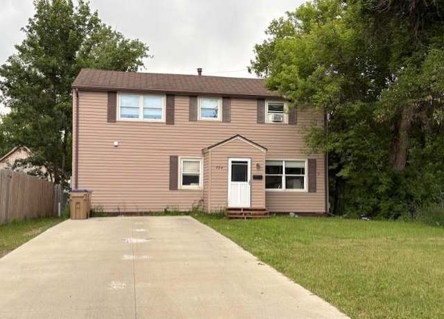 Property at 724 Burdick Expy E, Minot, ND 58701, 4 beds, 2 baths
