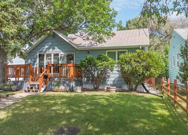 Property at 801 11th Ave SE, Minot, ND 58701, 2 beds, 1.75 baths