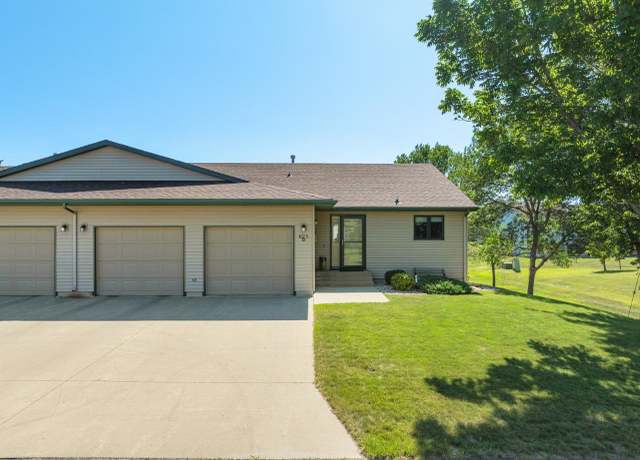 Property at 825 33nd Ave SW Unit D, Minot, ND 58701, 4 beds, 3 baths