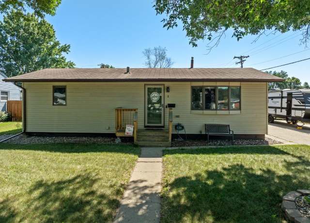 Property at 2 22nd St NW, Minot, ND 58703, 3 beds, 2 baths