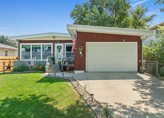 Property at 216 21st St NW, Minot, ND 58703, 3 beds, 3 baths
