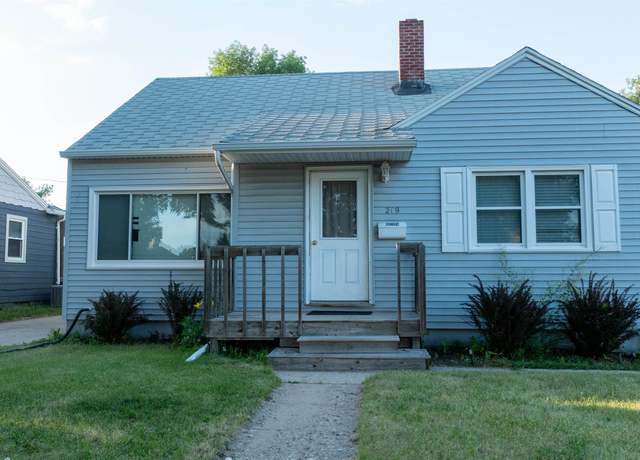 Property at 219 14th Ave SE, Minot, ND 58701, 3 beds, 1 bath