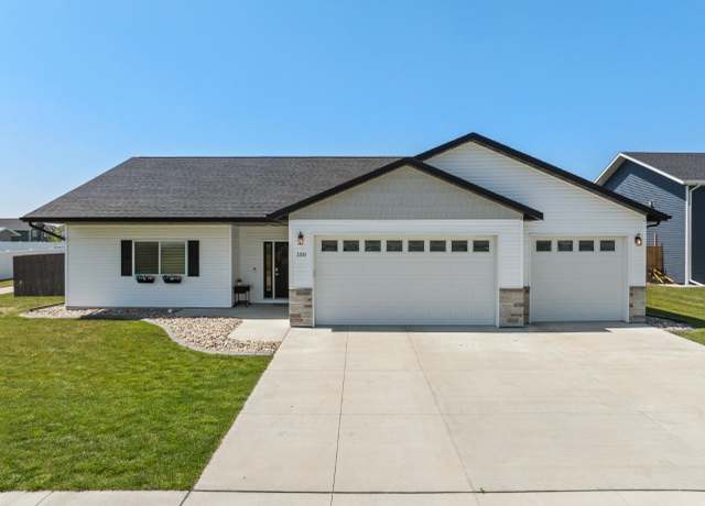 Property at 150 Mulberry Loop NE, Minot, ND 58703, 3 beds, 2 baths