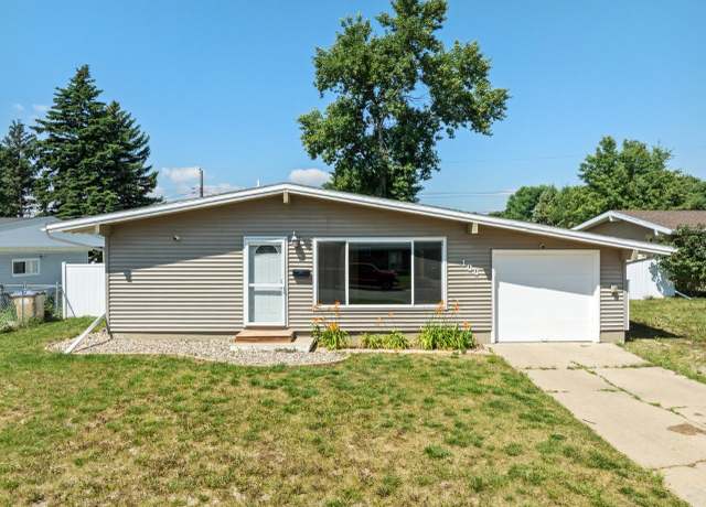 Property at 100 24th St SW, Minot, ND 58701, 4 beds, 2 baths