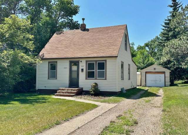 Property at 1007 16th St NW, Minot, ND 58703, 3 beds, 1 bath