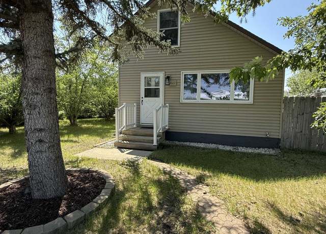 Property at 1022 39th St SE, Minot, ND 58701, 2 beds, 1.5 baths