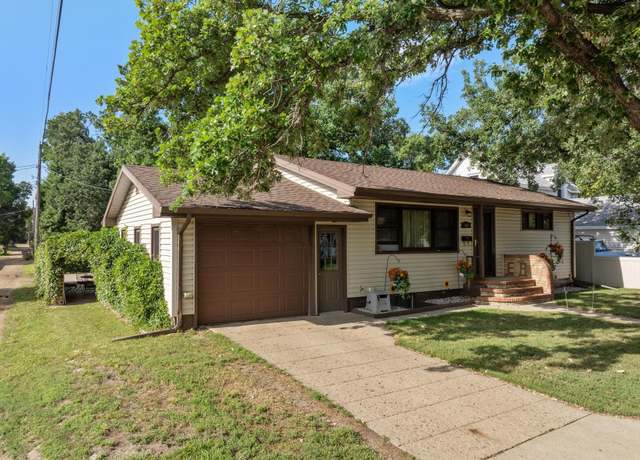 Property at 1608 1st Ave SE, Minot, ND 58701, 4 beds, 2 baths