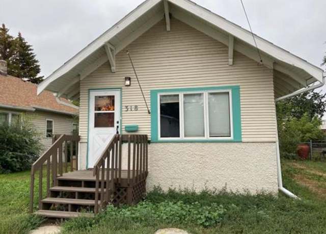 Property at 318 6th Ave NE, Minot, ND 58703, 2 beds, 2.5 baths