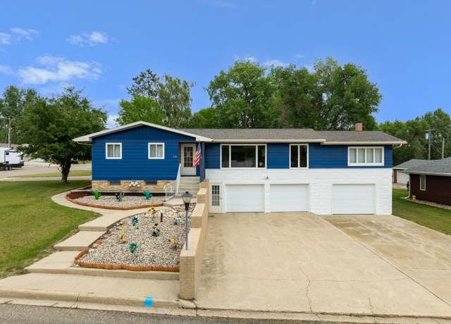 Property at 220 NE 4th Ave, Kenmare, ND 58746, 4 beds, 2 baths