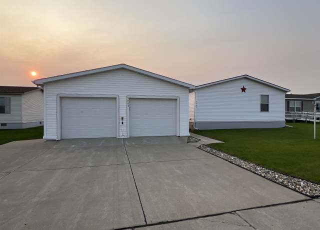 Property at 3903 Buttercup Ln, Minot, ND 58701, 3 beds, 2 baths