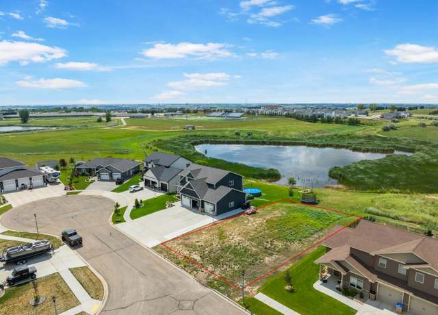 Property at 2613 21st St NW, Minot, ND 58703