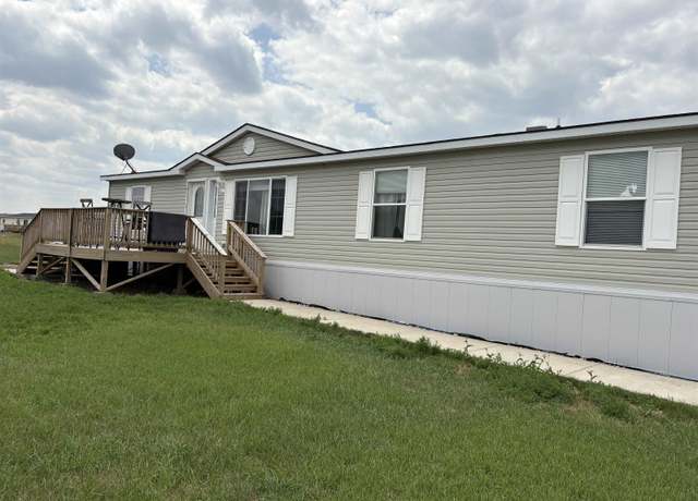 Property at 861 Aster Loop, Minot, ND 58701, 3 beds, 2 baths