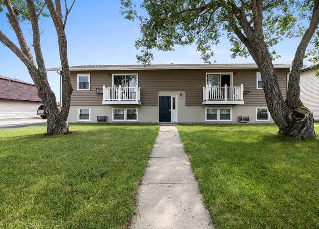 Property at 612 18th Ave SE, Minot, ND 58701, 8 beds, 4 baths