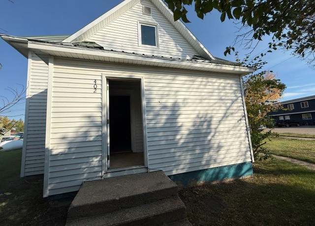 Property at 402 NW 1st St, Crosby, ND 58730, 4 beds, 1.25 baths