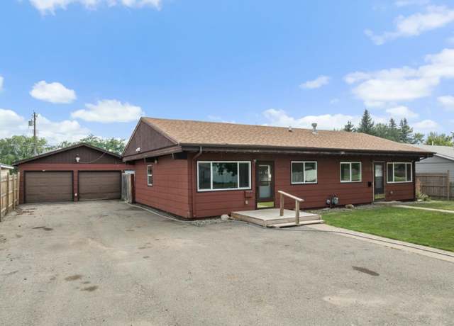 Property at 2517 2nd Ave SW, Minot, ND 58701, 2 beds, 2 baths