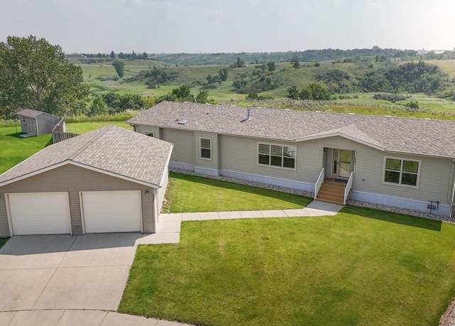 Property at 4405 Crocus Pt, Minot, ND 58701, 3 beds, 2 baths