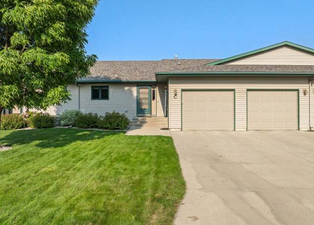 Property at 620 34th Ave SW Unit C, Minot, ND 58701, 4 beds, 3 baths