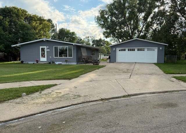 Property at 506 19th St SW, Minot, ND 58701, 4 beds, 2 baths